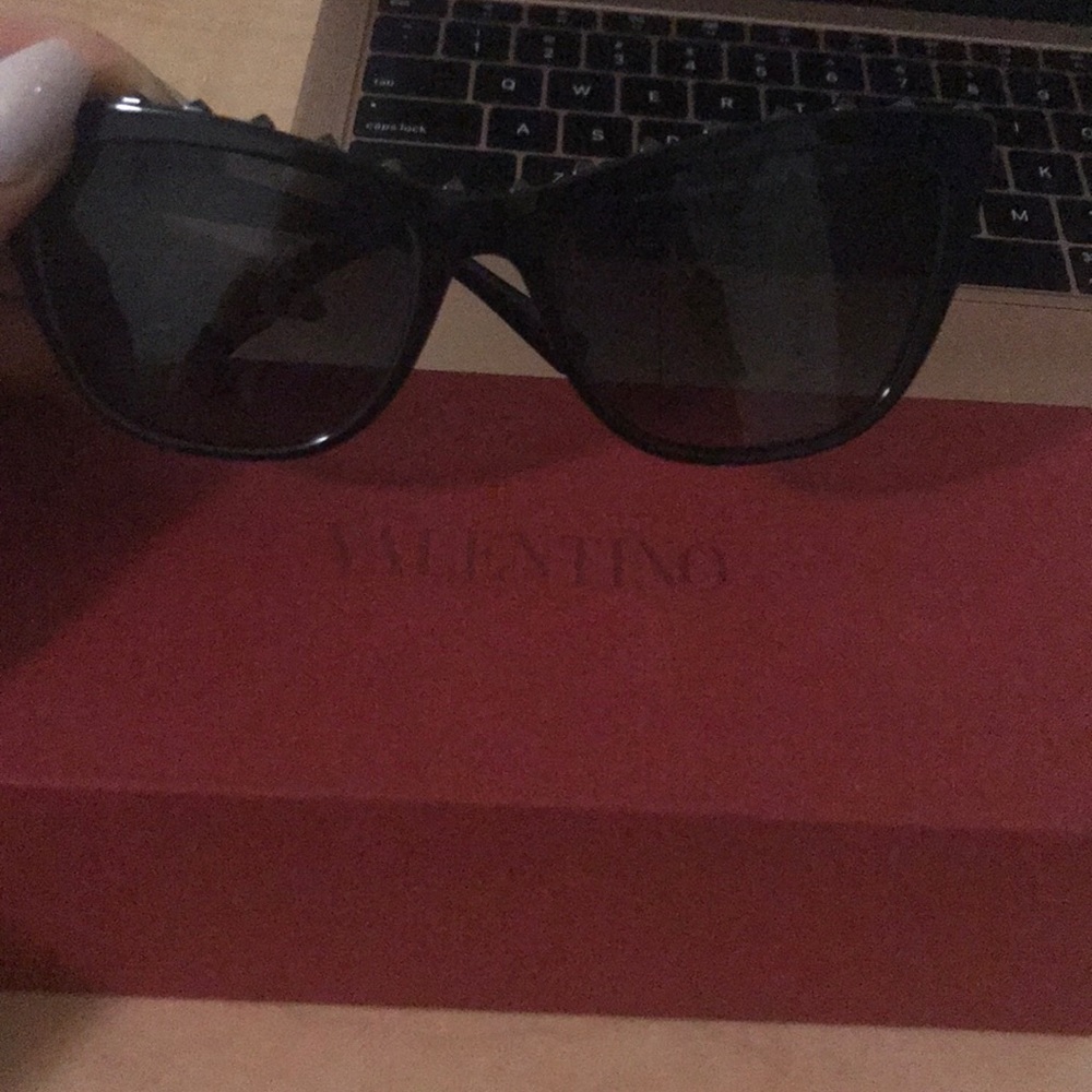 Valentino sunglasses VA 4022 black grey shades